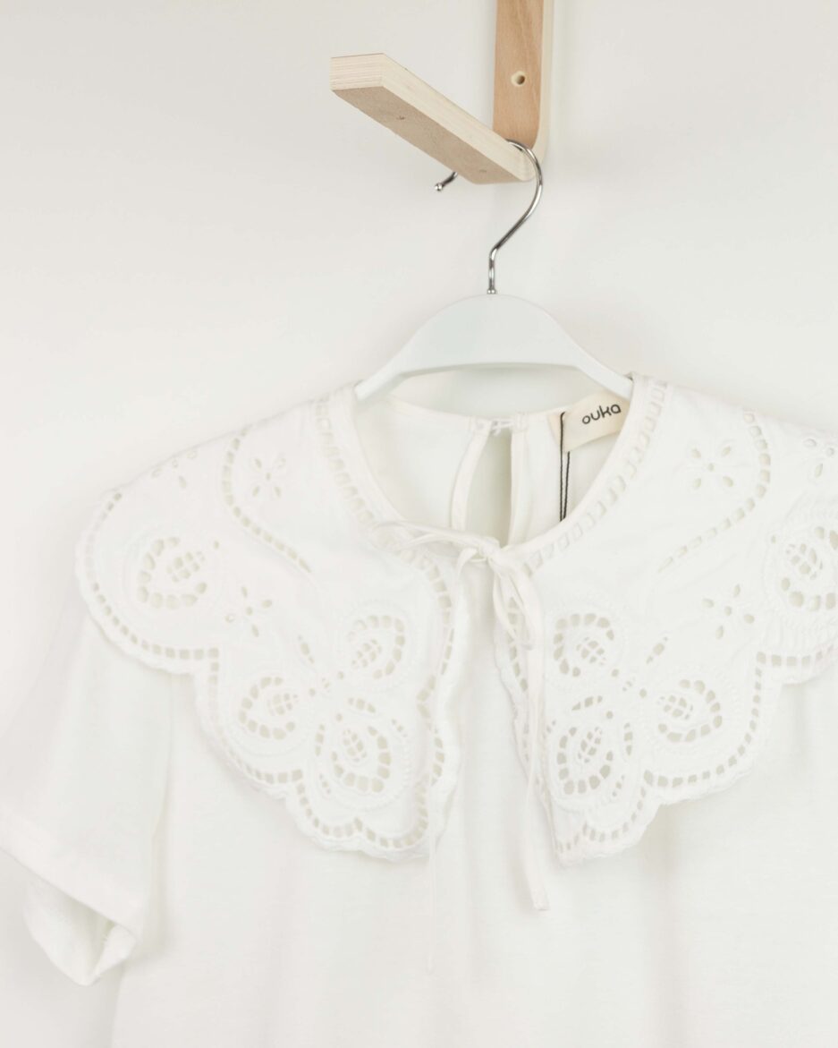 camiseta_babero_detalle_bordado