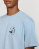 Camiseta azul celeste Revolution para hombre con estampado gráfico grande en la espalda
